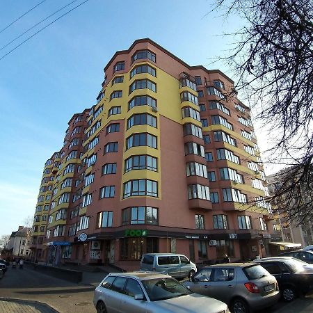 Новобудова Центр Leilighet Lutsk Eksteriør bilde