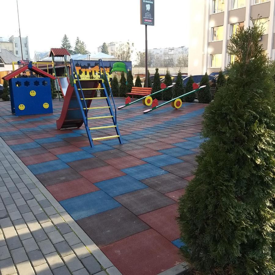 Новобудова Центр Leilighet Lutsk Eksteriør bilde